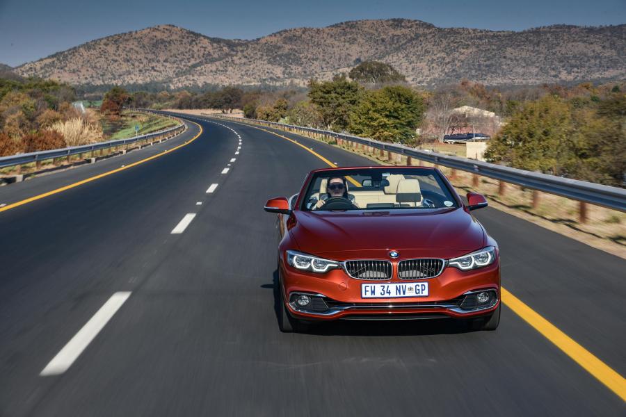  BMW 420i Convertible Luxury Line 2017 года  (ZA) (фото 17 из 30)